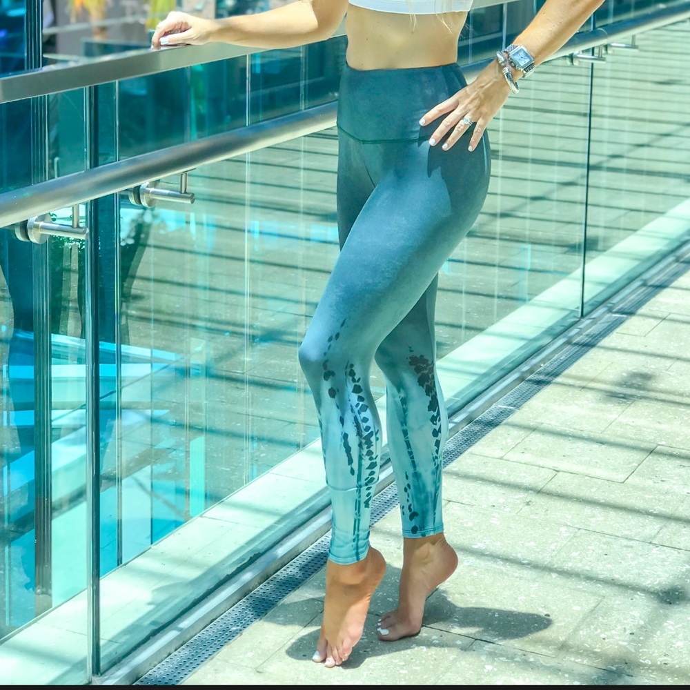 Beautiful tie die leggings